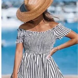 Cupshe Striped Off-Shoulder Smocked Mini Dress
Dark Grey/Charcoal/Gunmetal | XL